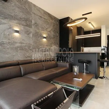 Penthouse Premium Deluxe With Free Garage *