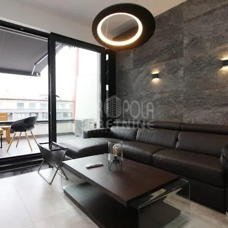 Penthouse Premium Deluxe With Free Garage דירה *