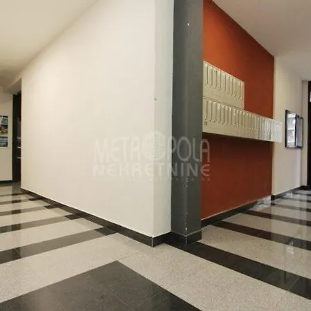 Penthouse Premium Deluxe With Free Garage דירה